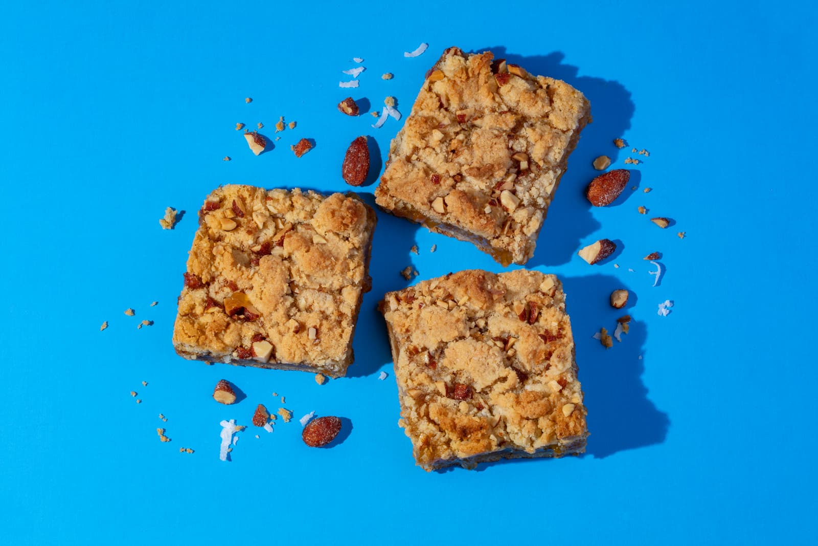 Oat and Almond Tropical Fruit Bars Recipe | Blue Diamond