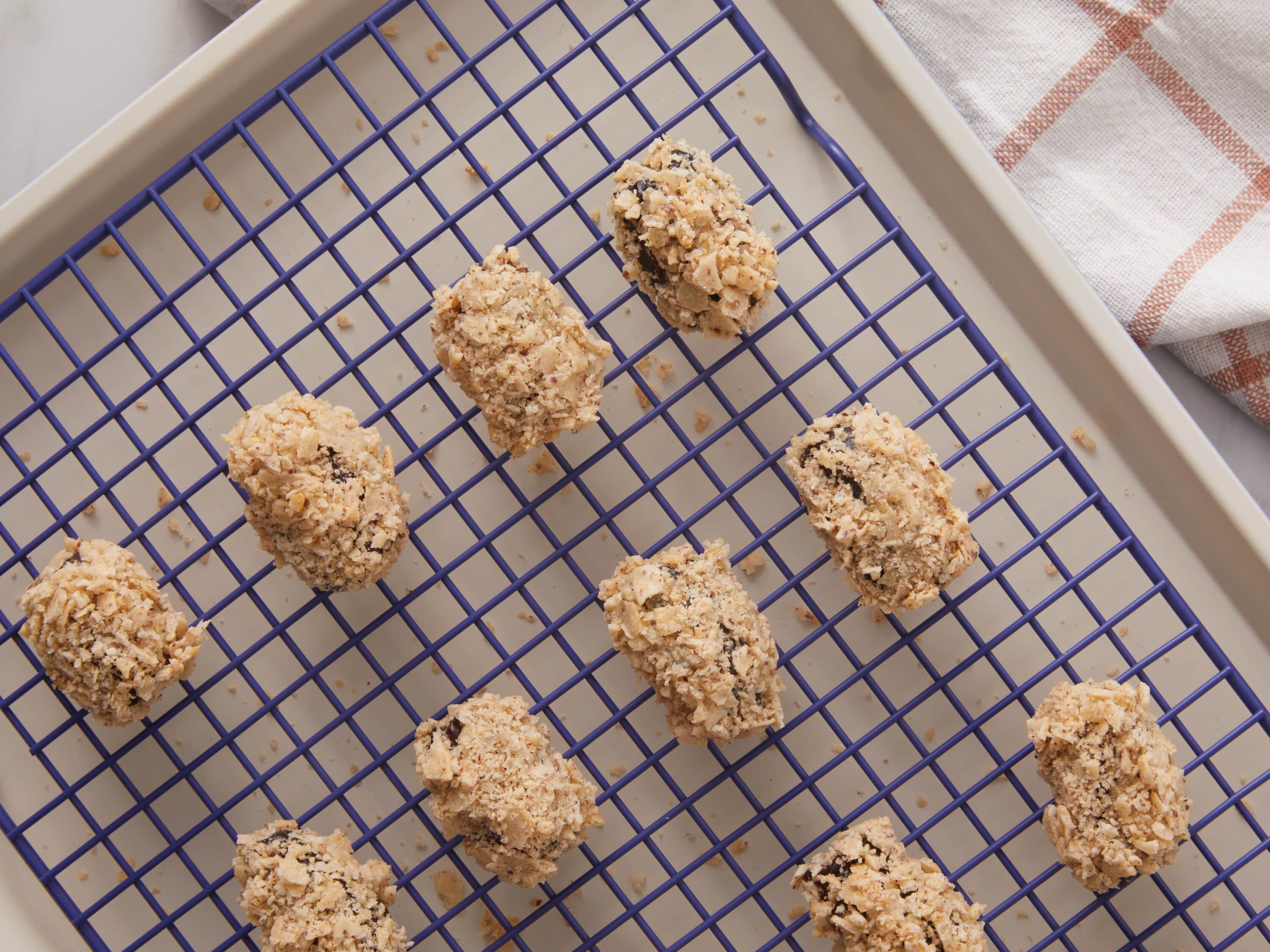Crunchy Stuffed Dates | Blue Diamond